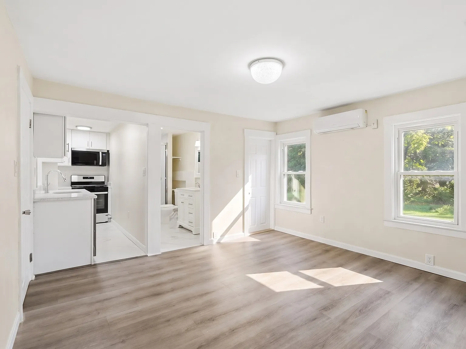 3 bed, 960 sqft, $3,000 — Photo 4