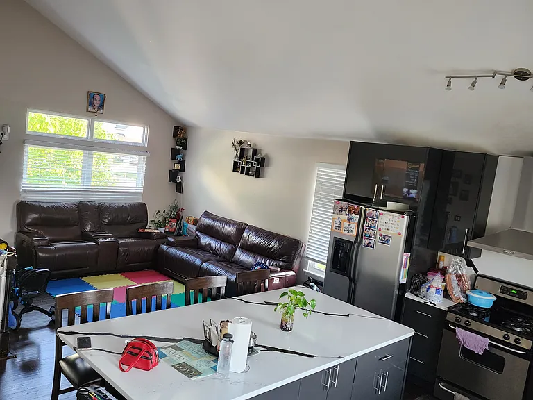 302 Barton Ct — Photo 14