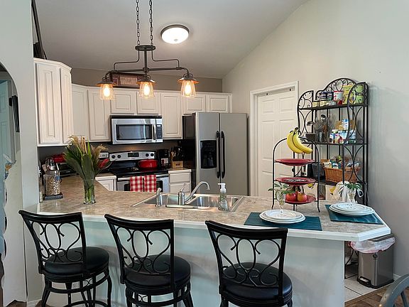 3rd image of 28 Mockingbird Ln