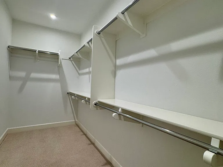 107 Omar — Photo 18
