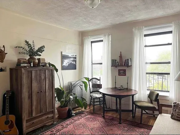 2307 Clarendon Road image 1 of 11