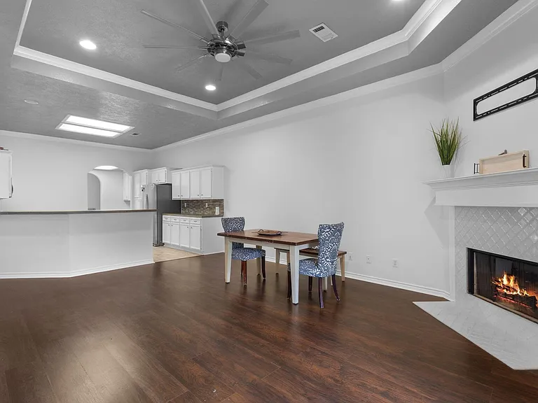 405 Harbor Oaks Dr — Photo 15