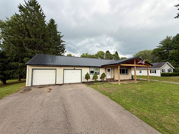 3rd image of 16 Gould Rd