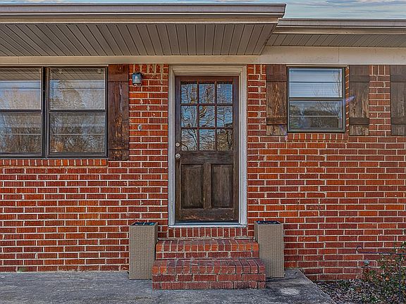 2nd image of 505 Cindy Dr