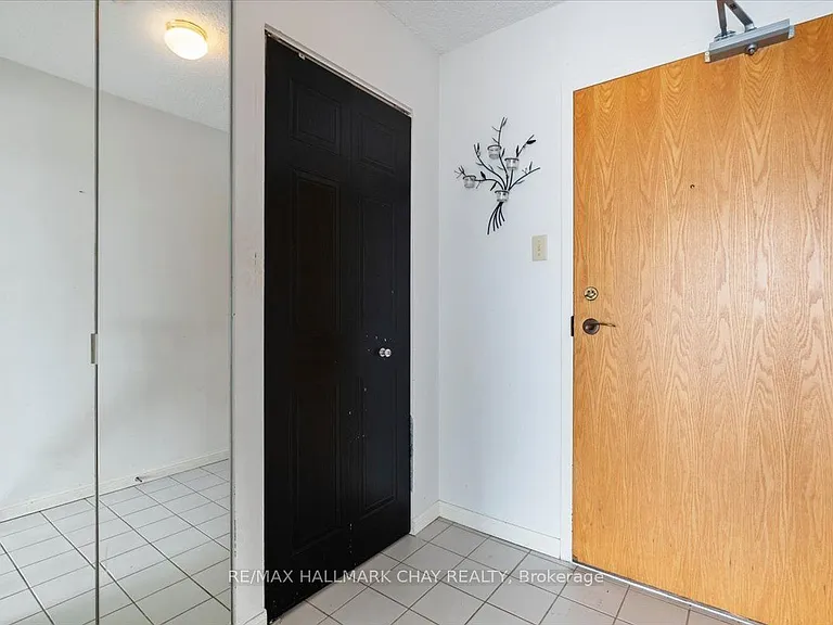65 Ellen St #607 — Photo 6