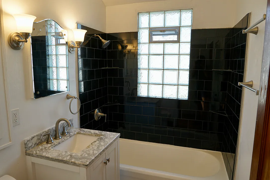2 bed, 1000 sqft, $995 — Photo 2