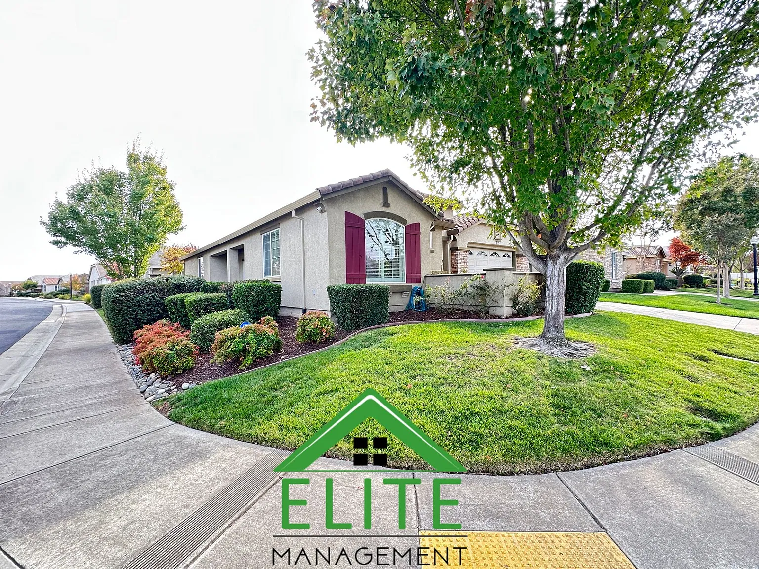 2 bed, 2010 sqft, $2,595 — Photo 2