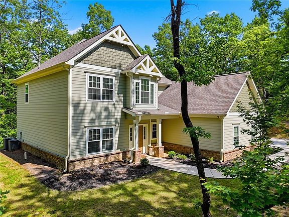 3rd image of 89 Mystic Trail Ln
