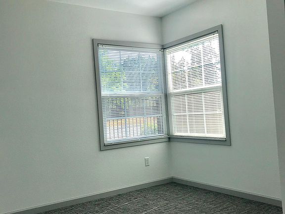 4th image of 13224 C St S