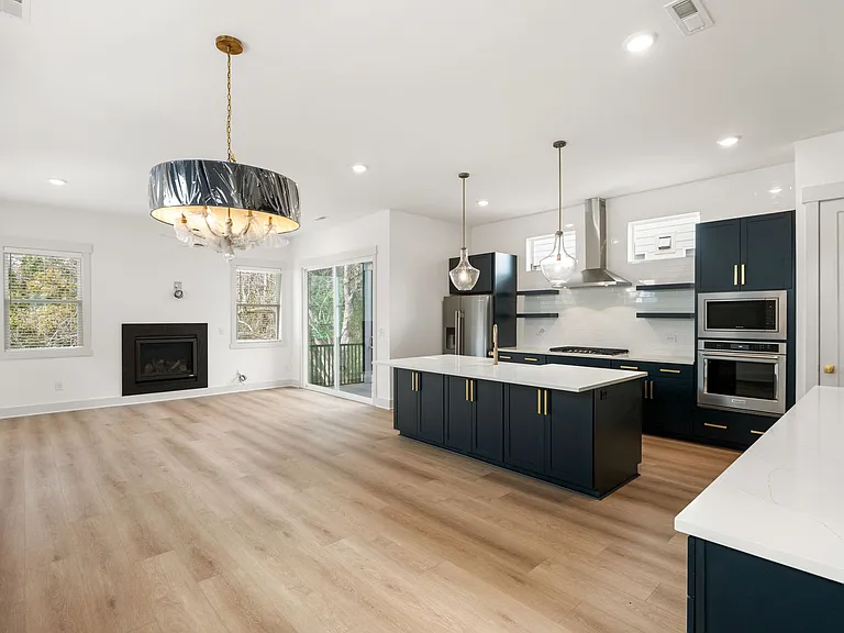 1008 Grant St — Photo 6