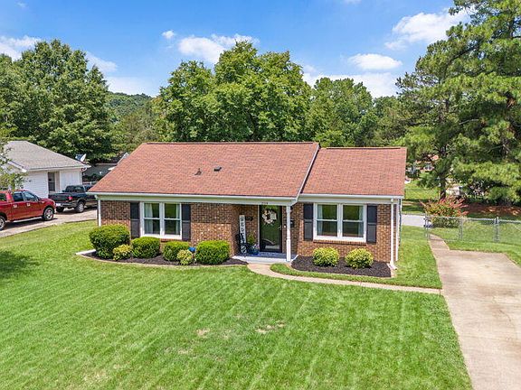 4th image of 209 Omega Rd