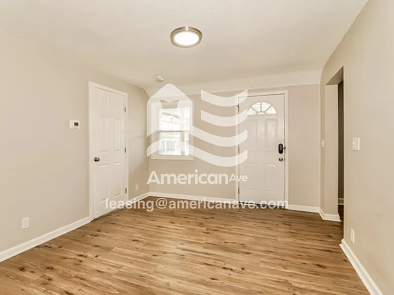 776937_003_living_room_3.jpg