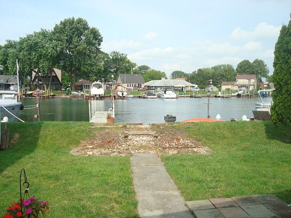 2nd image of 30286 Bayview Dr