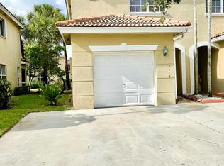 12115 SW 5th Ct, Hollywood, FL 33025