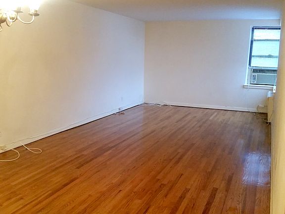 4th image of 530 Riverdale Ave APT 5A