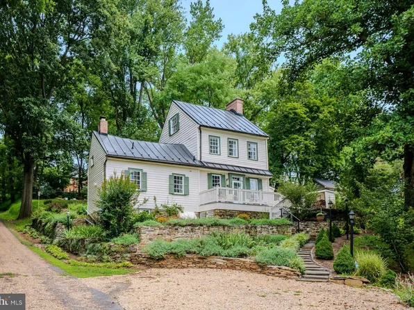 40108 Bond St, Waterford, VA 20197