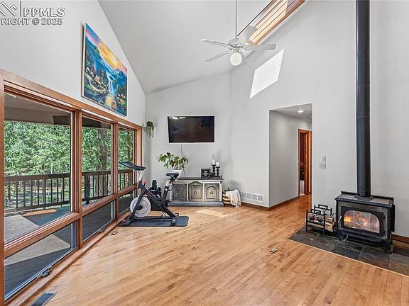 4th image of 2837 Sunnywood Ave