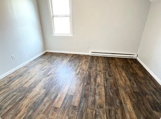 39 Austin St APT 3, Bridgeport, CT 06604