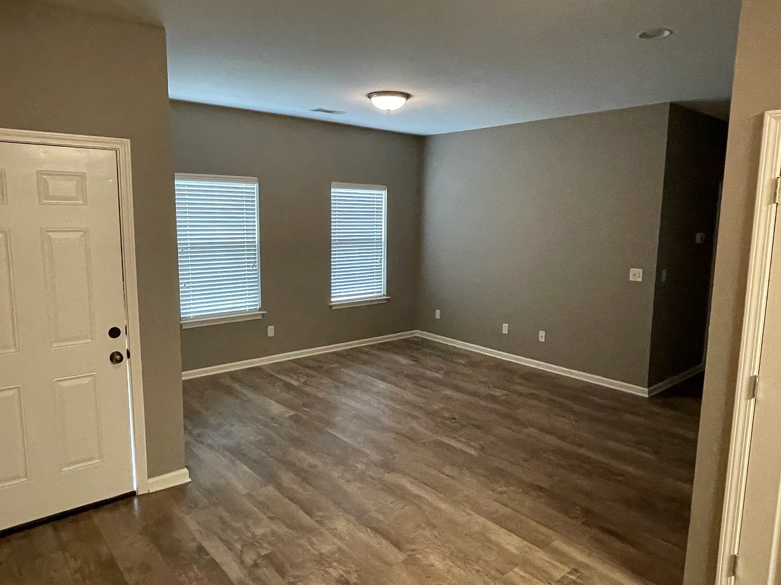 3 bed, $1,600 — Photo 4