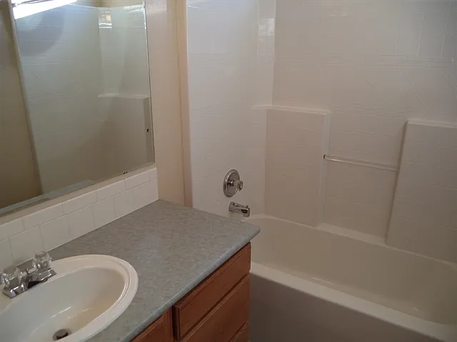 1330 N Andrew Dr — Photo 11