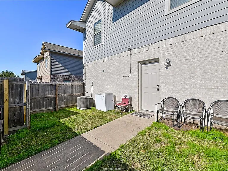 3840 Oldenburg Ln — Photo 11