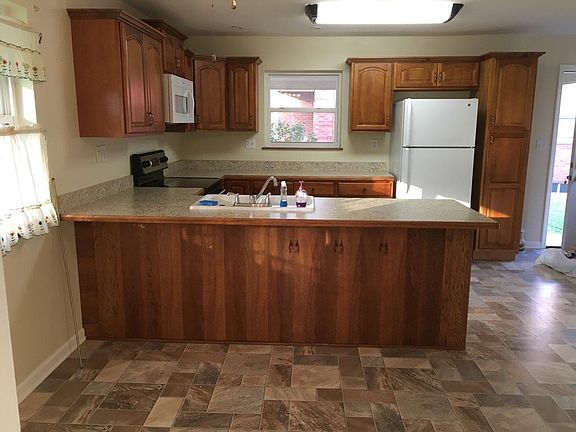 Eat in Kitchen View 1