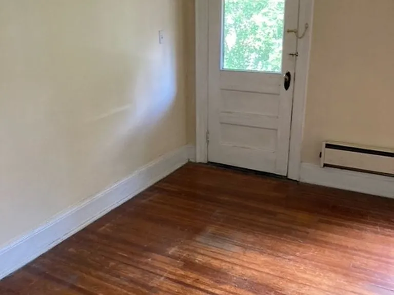 512 Wallace Ave — Photo 4