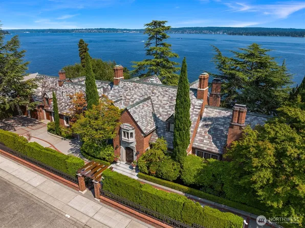 3038 E Laurelhurst Drive NE, Seattle, WA 98105