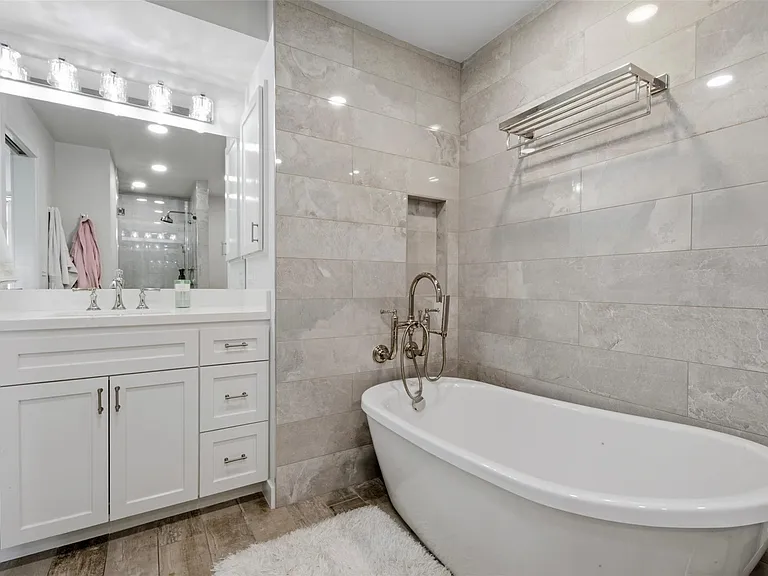 121 N Post Oak Ln #2203 — Photo 19