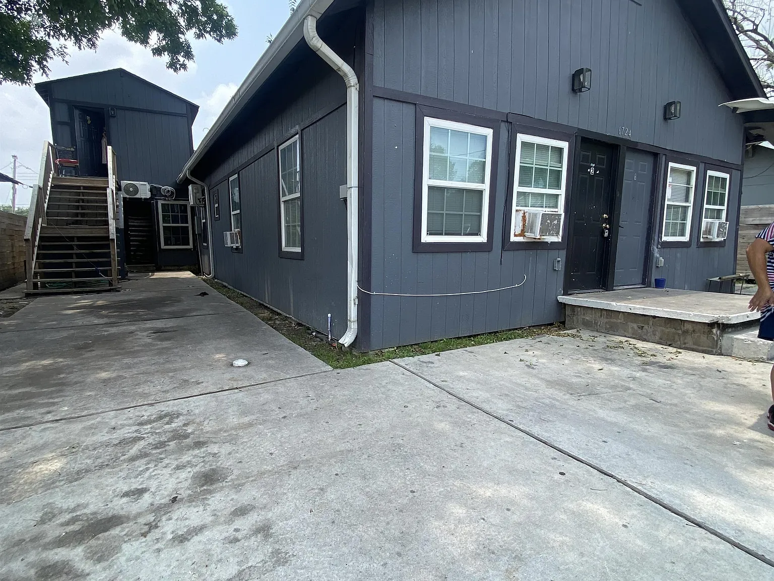 Avenue N — Photo 2