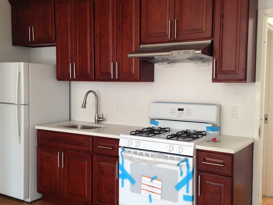 1st image of 12412 Metropolitan Ave