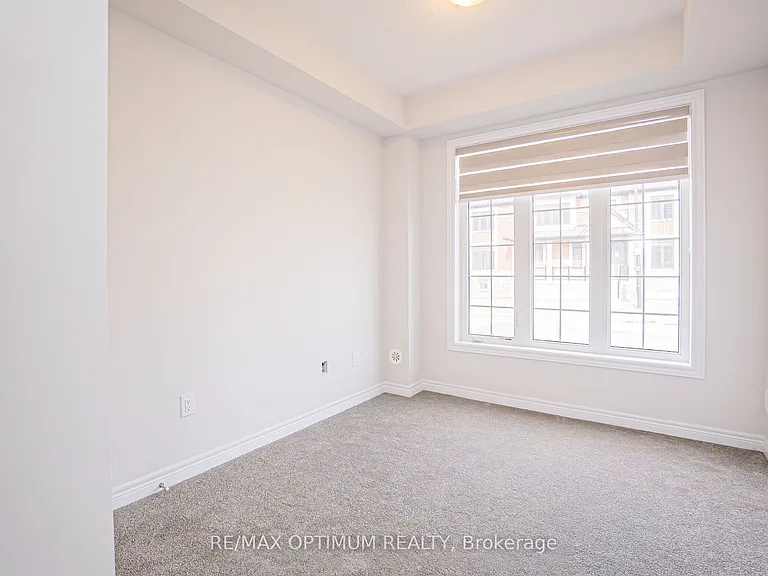 70 Keyworth Cres — Photo 15