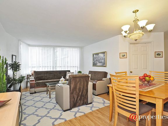 Living Room / Dining Room