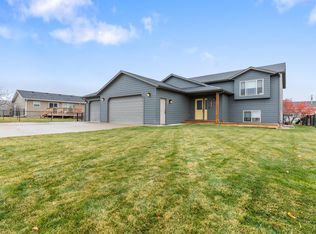 1920 Cascade Ct, Spearfish, SD 57783
