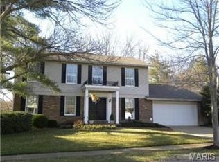750 Stone Canyon Dr, Ballwin, MO