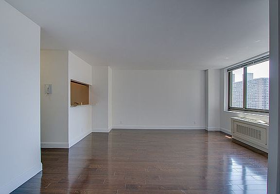 4th image of 200 E 82nd St APT 10J