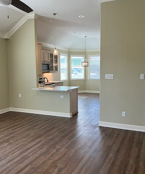 12600 Plassmeyer Pl #B — Photo 3