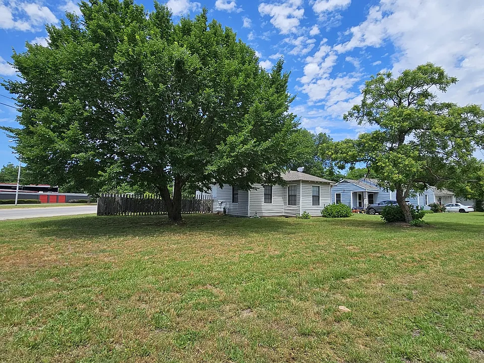 5616 Thomas Ln