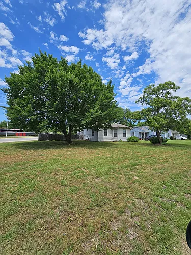 5616 Thomas Ln Photo 1