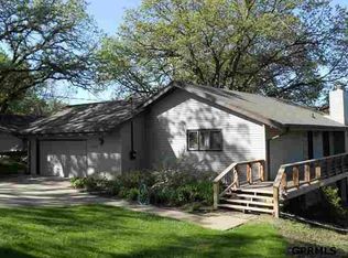 8823 Verdon Cir, Plattsmouth, NE 68048