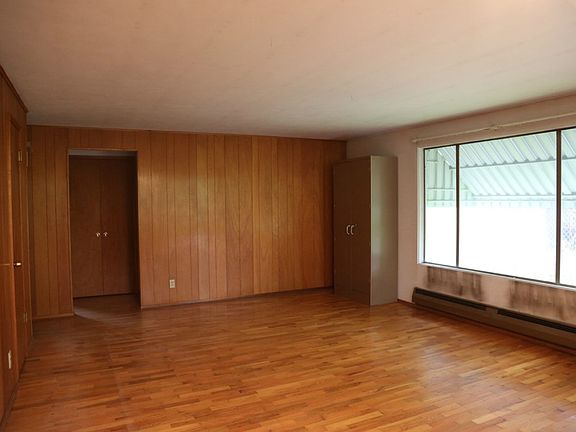 5th image of 13346 19th Ave NE