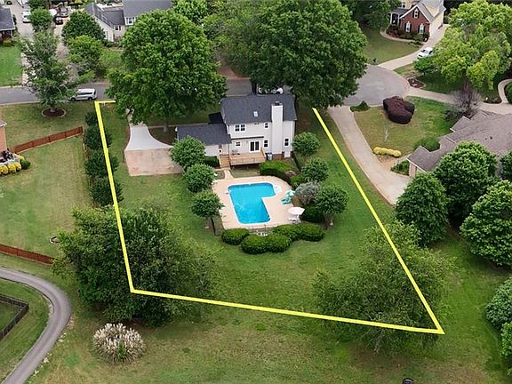 2nd image of 188 Turnberry Ln