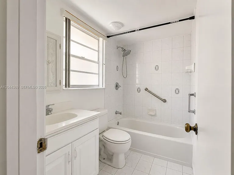 7705 SW 86th St #B-213 — Photo 9