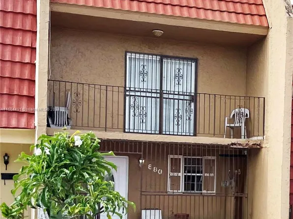 880 W 80th Pl, Hialeah, FL 33014