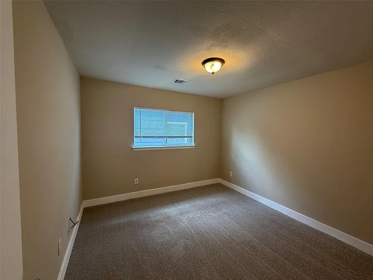 11736 Chanteloup Dr — Photo 17
