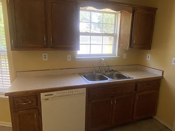 3rd image of 838 Turtle Creek Rd