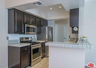 4th image of 13920 Moorpark St APT 203