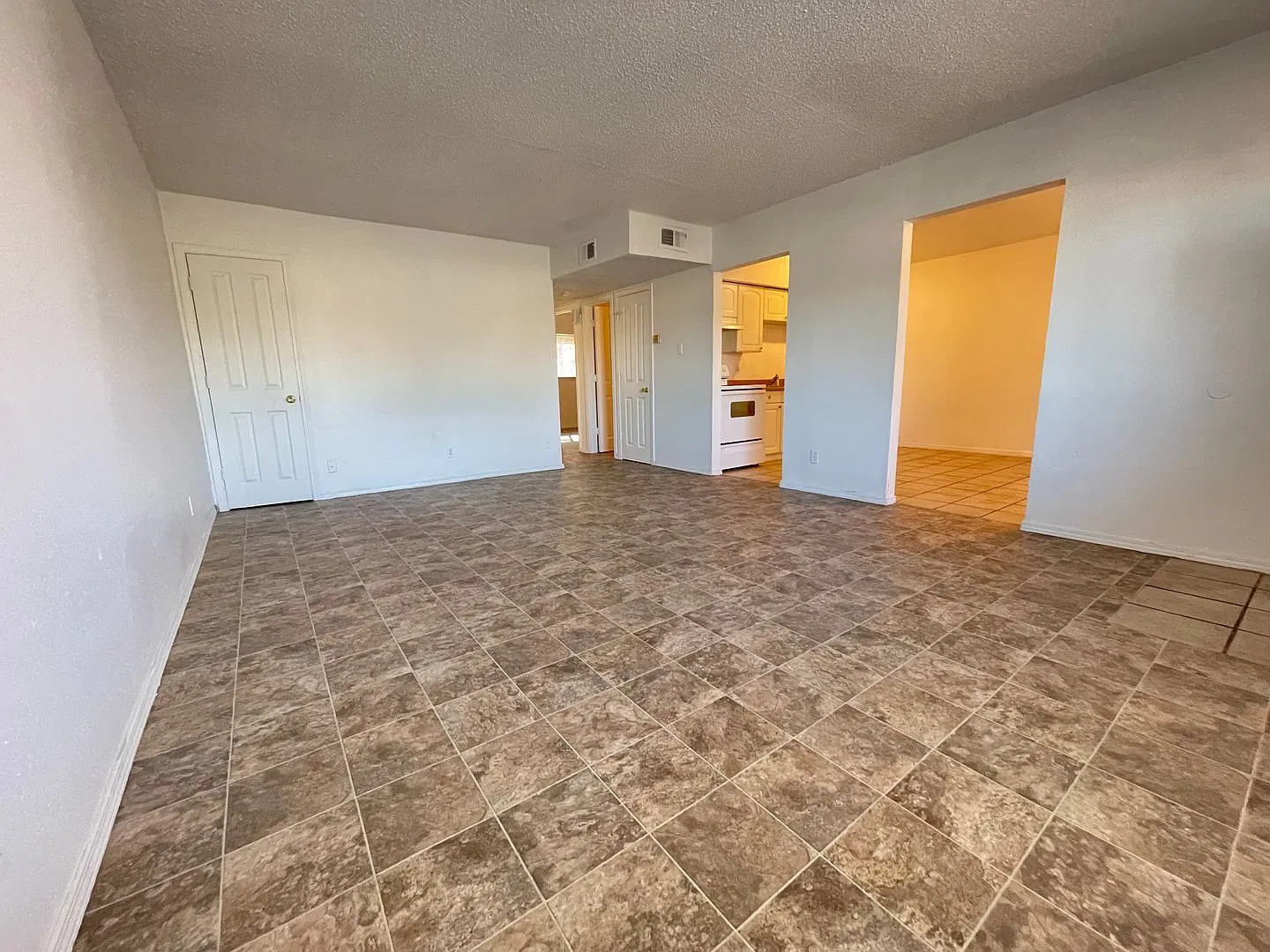 Valle del Sol Apartments — Photo 2