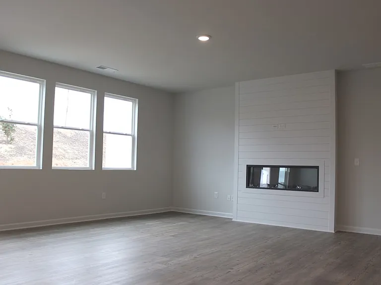 731 Point Place Dr — Photo 5