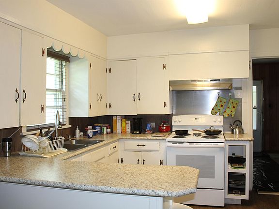 4th image of 1427 Woodland St